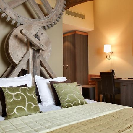 Het Godshuis Hotel Sint Laureins Bagian luar foto