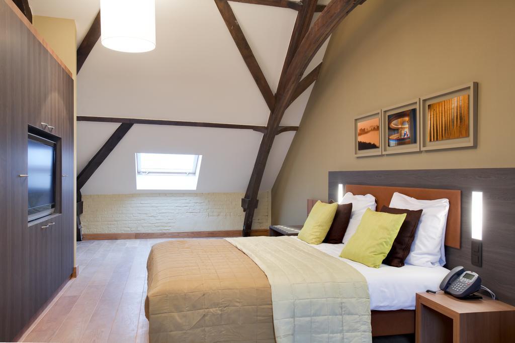 Het Godshuis Hotel Sint Laureins Ruang foto