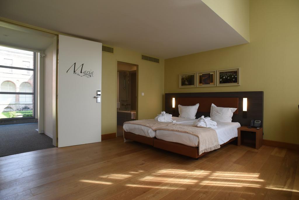 Het Godshuis Hotel Sint Laureins Bagian luar foto