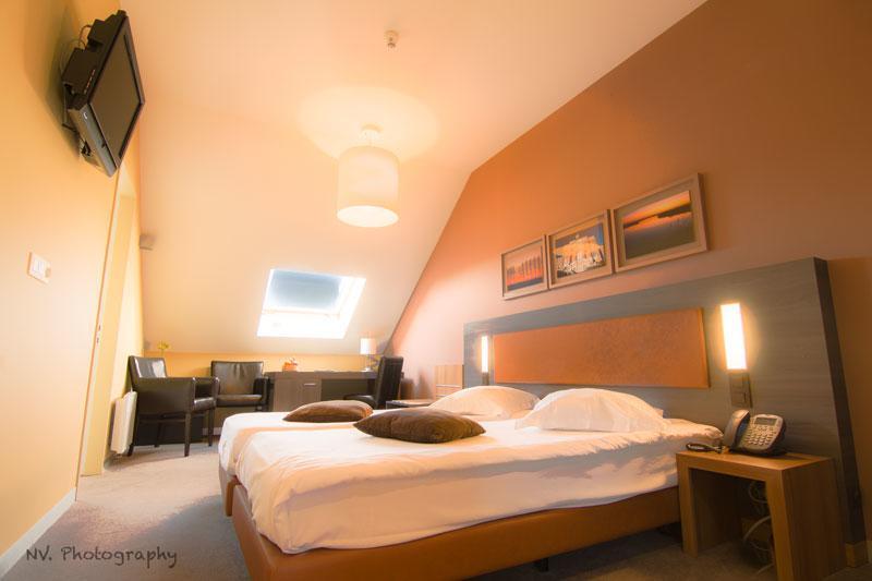 Het Godshuis Hotel Sint Laureins Bagian luar foto