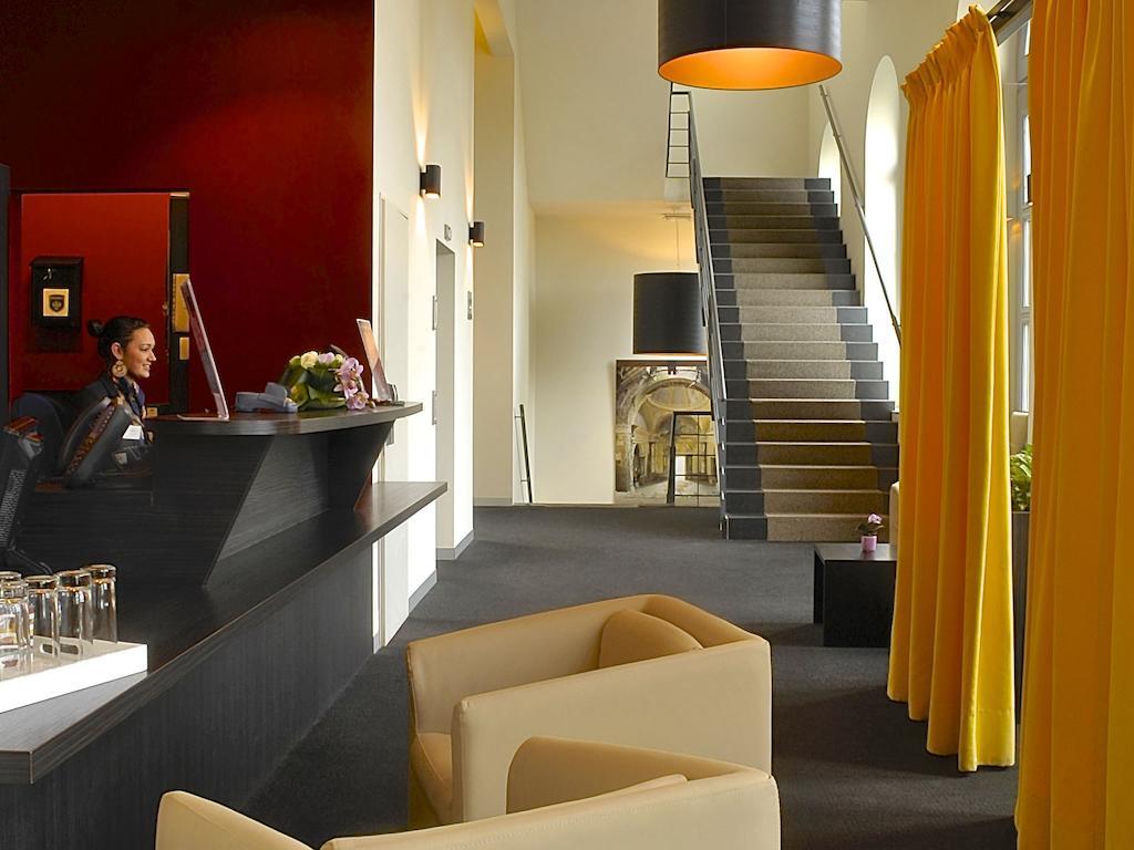 Het Godshuis Hotel Sint Laureins Bagian luar foto
