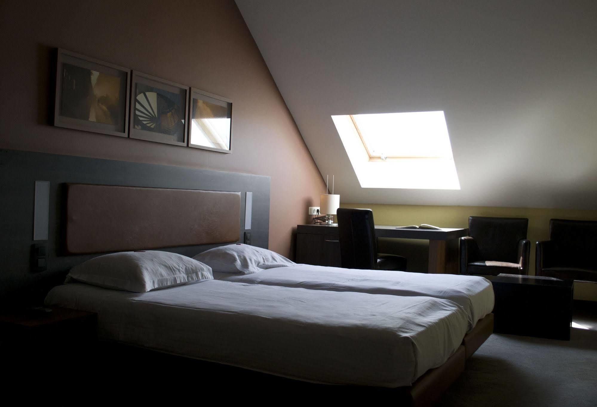 Het Godshuis Hotel Sint Laureins Bagian luar foto