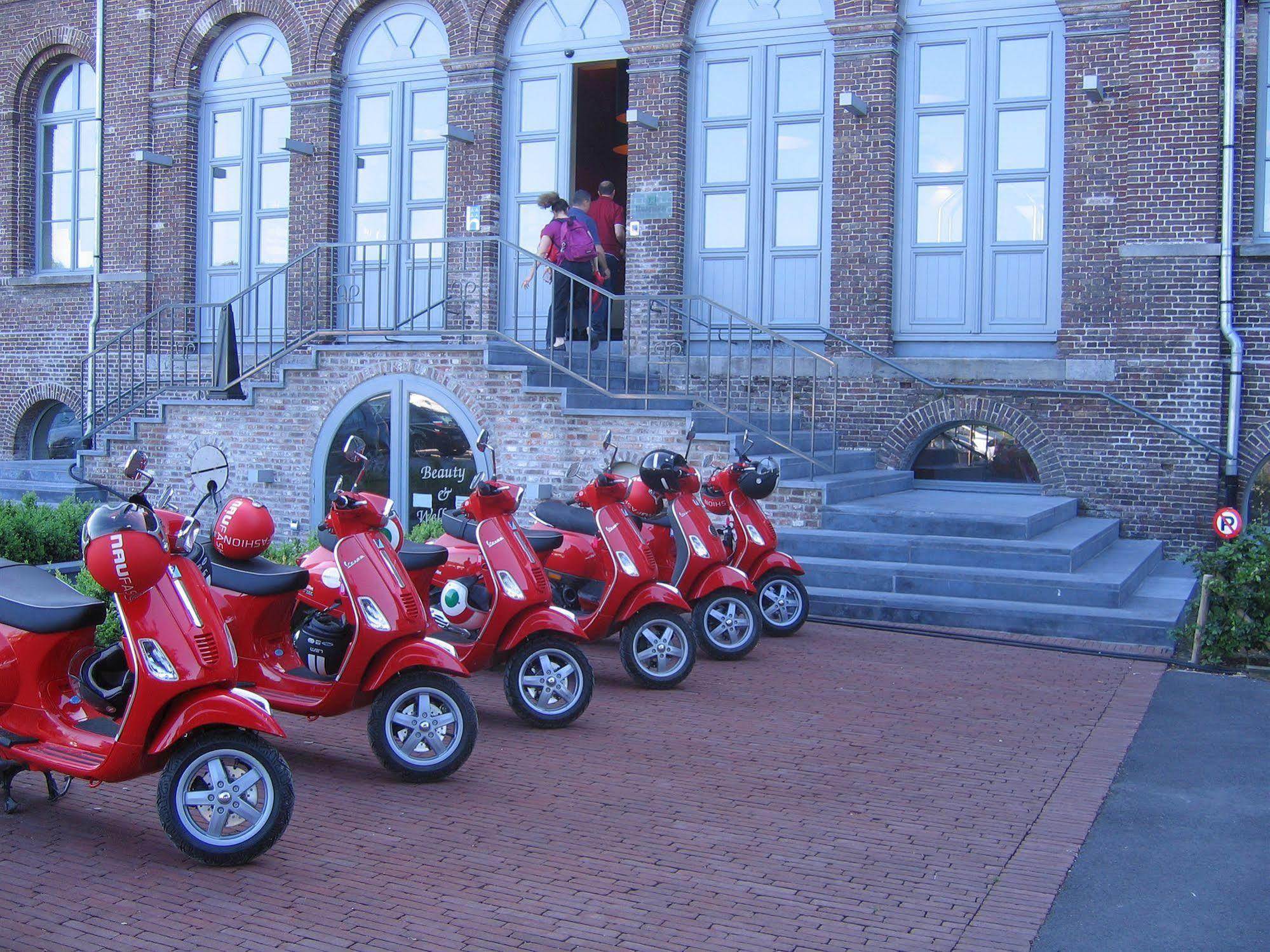 Het Godshuis Hotel Sint Laureins Bagian luar foto